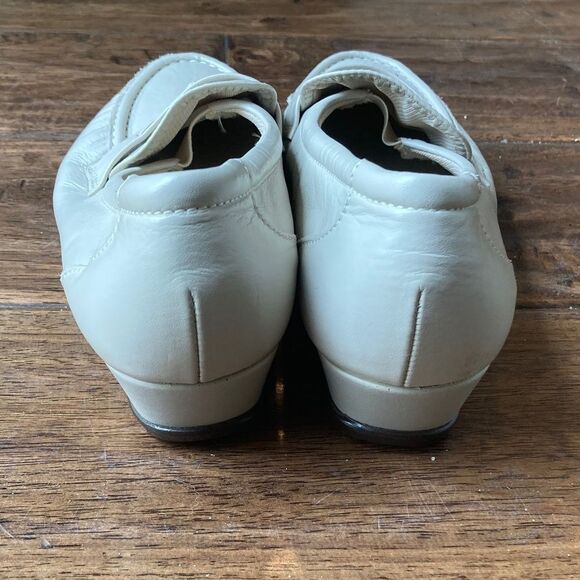 SAS Easier Beige Off White Penny Loafers Womens 5.5 Wedge Heel Tripad Comfort - Picture 8 of 8